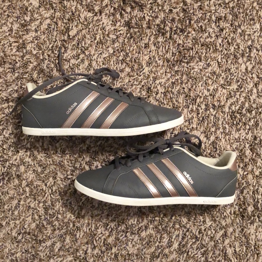 Adidas Sneakers